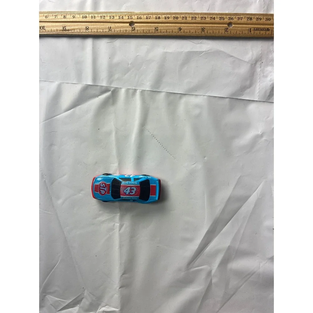 Johnny Lightning 43‎ STP Diecast Stock Car Blue Red Racing Toy